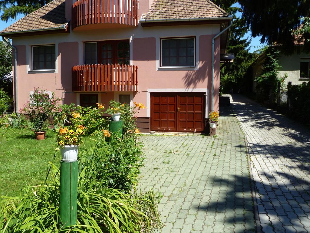 Liget Szallashely Berettyóújfalu Exterior foto
