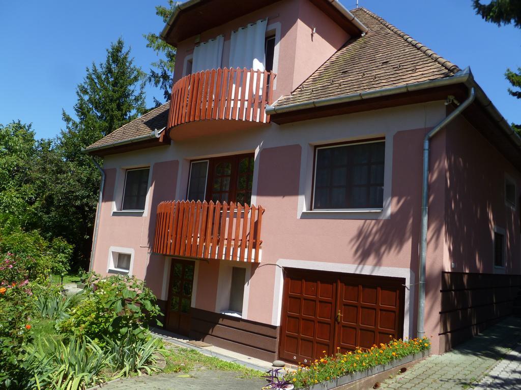 Liget Szallashely Berettyóújfalu Exterior foto